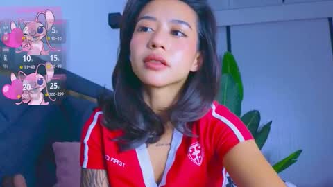 Mia online show from 10-08-25, 04:04