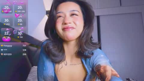 Mia online show from 10-31-25, 08:54