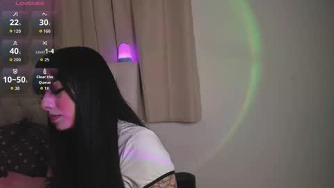 Snapshot of mia_sky_1 chatting on 09-15-25, 10:32 Mia Sky online show from 09-15-25, 10:32