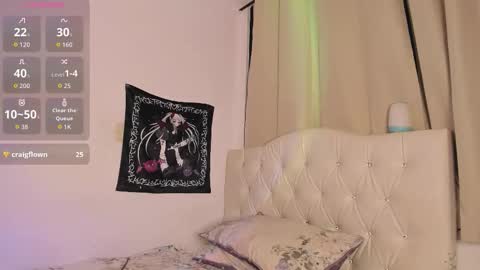 Snapshot of mia_sky_1 chatting on 09-28-25, 01:55 Mia Sky online show from 09-28-25, 01:55