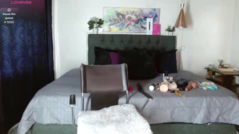 Snapshot of mia_velvet1 chatting on 10-05-25, 02:15 MIA  online show from 10-05-25, 02:15