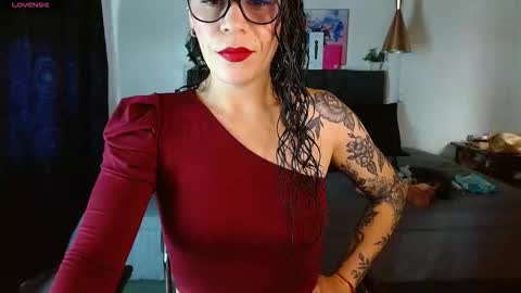 Snapshot of mia_velvet1 chatting on 10-09-25, 02:37 MIA  online show from 10-09-25, 02:37