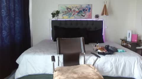 Snapshot of mia_velvet1 chatting on 10-12-25, 02:05 MIA  online show from 10-12-25, 02:05