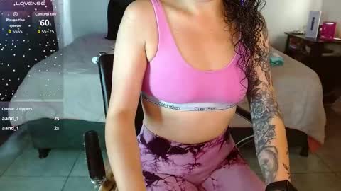 Snapshot of mia_velvet1 chatting on 10-27-25, 02:32 MIA  online show from 10-27-25, 02:32