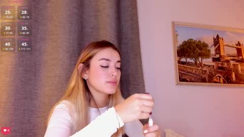 Mia White  online show from 10-20-25, 01:00