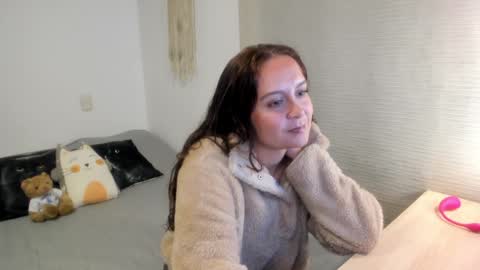 Mia   online show from 01-07-25, 09:46