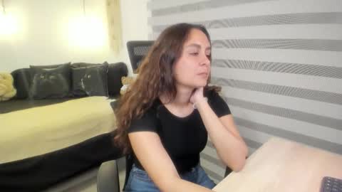 Mia   online show from 11-10-25, 10:42