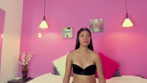 Mia Coleman online show from 11-03-25, 03:46