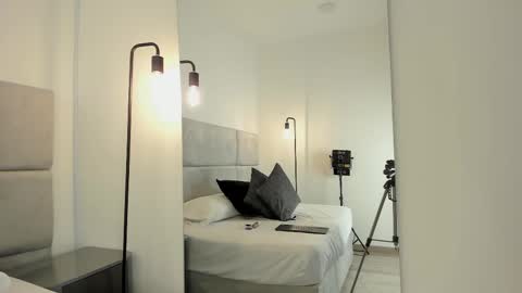 Mia  online show from 02-26-26, 04:22