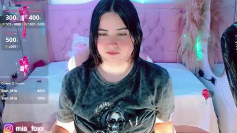 Mia online show from 10-05-25, 10:07