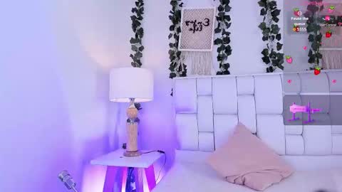 Mia online show from 10-15-25, 12:27