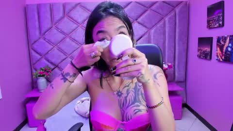 Snapshot of miaa_thopmson chatting on 11-26-25, 03:13 Miaa online show from 11-26-25, 03:13