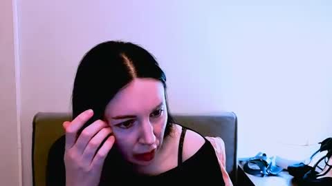 Mia online show from 03-07-26, 05:43