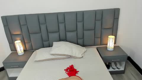 mia red hair molly short hair online show from 01-11-25, 02:41