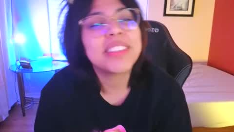 Mia online show from 12-18-24, 07:36