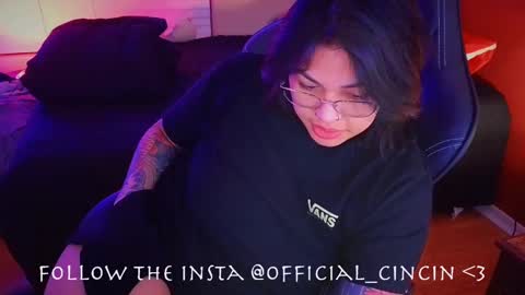 Mia online show from 02-08-25, 02:58