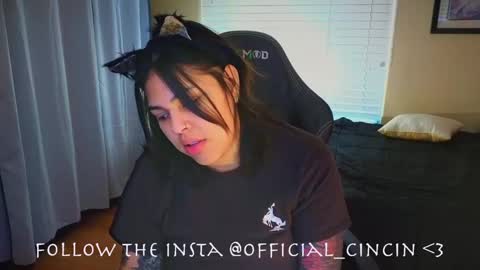 Mia online show from 02-16-25, 12:19