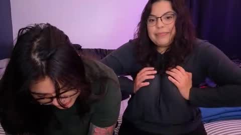 Mia online show from 03-08-26, 01:47