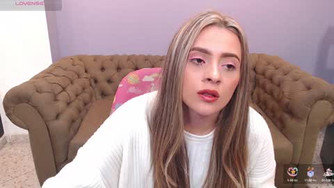 Snapshot of miacarperrlux chatting on 12-28-24, 11:05 MiaCarper online show from 12-28-24, 11:05