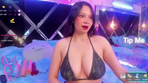 Mia online show from 09-30-25, 02:27