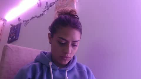 Miia  online show from 01-19-26, 03:32