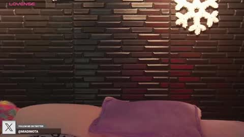 Mia online show from 12-04-24, 04:10