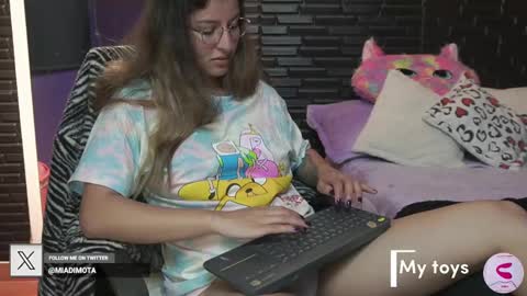 Mia online show from 02-23-25, 05:34