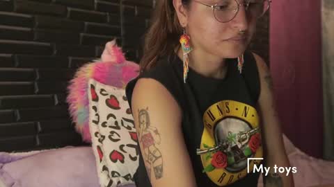 Mia online show from 03-02-25, 01:58