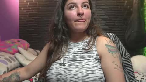 Mia online show from 10-19-25, 04:46