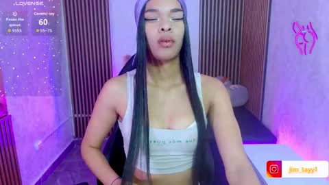 Snapshot of miagates_tay chatting on 11-05-25, 03:06 Mia online show from 11-05-25, 03:06