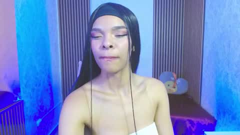 Snapshot of miagates_tay chatting on 11-08-25, 06:46 Mia online show from 11-08-25, 06:46