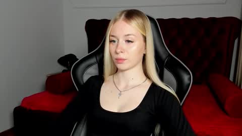 Mia online show from 09-15-25, 05:35