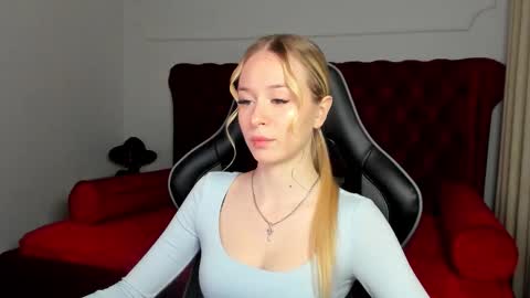 Mia online show from 09-29-25, 05:18