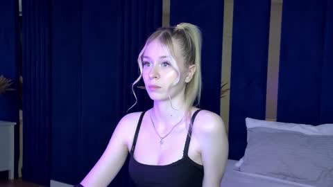 Mia online show from 10-02-25, 05:42