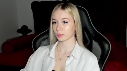 Mia online show from 12-04-25, 05:28