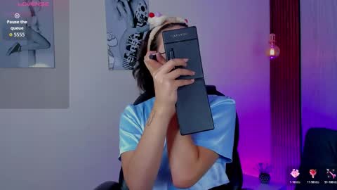 Mia Connor online show from 11-29-25, 07:50