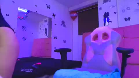 MIA VELEZ online show from 03-12-25, 05:57