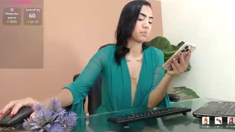 Snapshot of miakarsson chatting on 08-01-26, 05:23 Mia online show from 08-01-26, 05:23