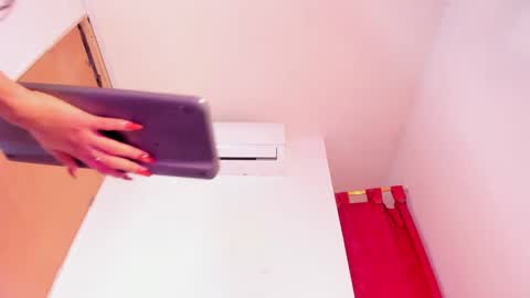 Snapshot of miakirshner_ chatting on 09-11-25, 02:06 miakirshner_ online show from 09-11-25, 02:06