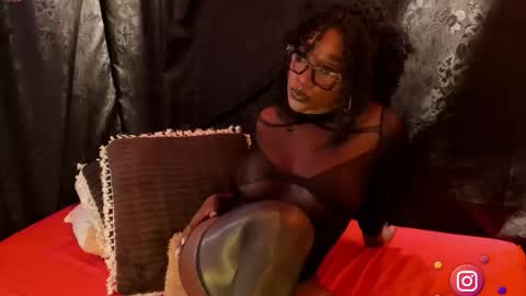 Mia online show from 02-17-26, 12:29