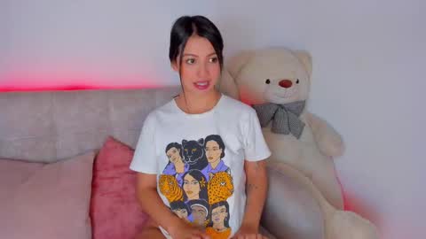 Snapshot of miakris1 chatting on 03-08-25, 12:09 miakris1 online show from 03-08-25, 12:09