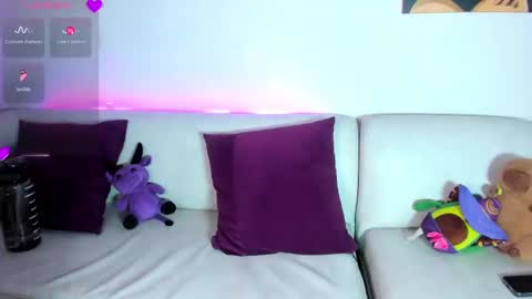 Snapshot of miakush_ chatting on 02-12-25, 12:05 Mia online show from 02-12-25, 12:05