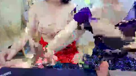 Mia online show from 11-09-25, 11:52