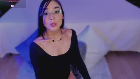 Mia Larouse online show from 04-07-26, 08:53