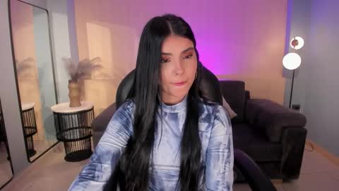 Call me Mia  online show from 10-25-25, 07:30