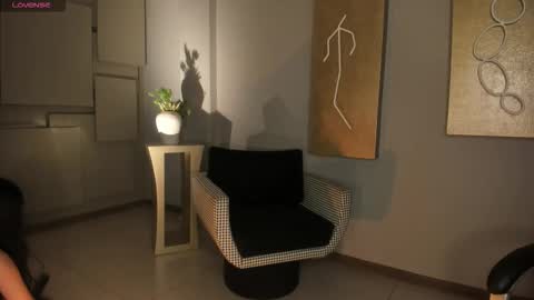 Call me Mia  online show from 12-17-25, 07:09