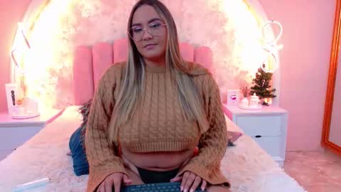 Snapshot of mialaurents chatting on 12-23-25, 04:10 Mia online show from 12-23-25, 04:10