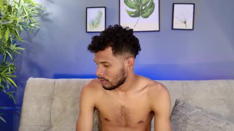 Mia online show from 11-30-25, 07:18