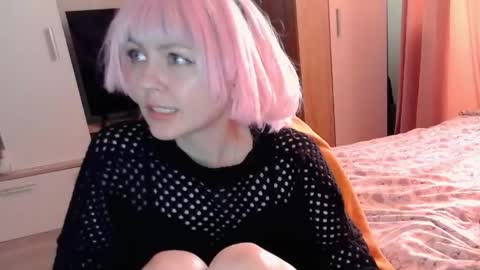 Mia online show from 04-17-26, 03:59