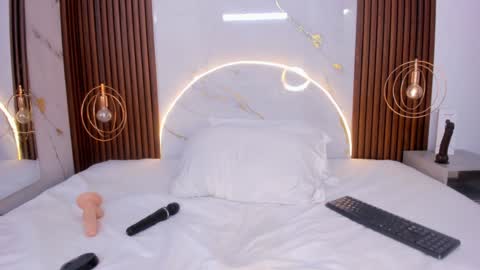 Snapshot of miamiller69 chatting on 01-21-25, 07:37 Mia  online show from 01-21-25, 07:37